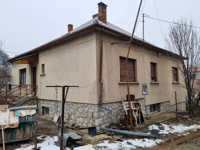 Eladó családi ház, Hosszúhetényen 49.9 M Ft, 5 szobás