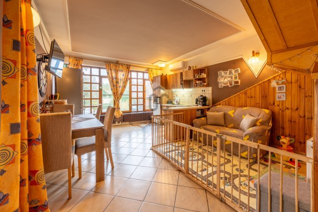 Eladó családi ház, Pécelen 160 M Ft, 4 szobás