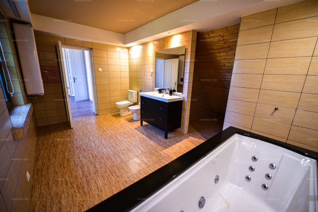 Eladó családi ház, Fülöpszálláson 299 M Ft, 14+5 szobás