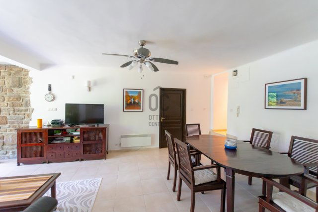 Eladó családi ház, Tihanyban 299 M Ft, 5 szobás