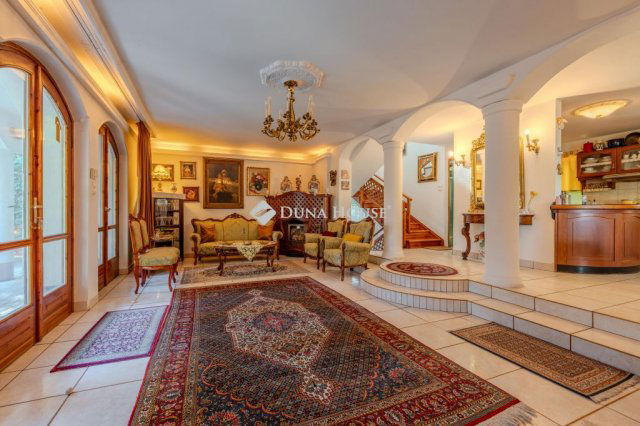 Eladó családi ház, Szentendrén 149.9 M Ft, 5 szobás