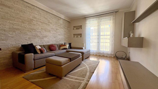 Kiadó téglalakás, albérlet, Debrecenben 300 E Ft / hó, 3 szobás