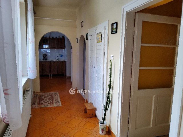 Eladó családi ház, Kállón 33 M Ft, 3+1 szobás