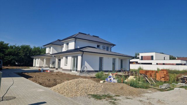 Eladó ikerház, Debrecenben 127.99 M Ft, 4 szobás