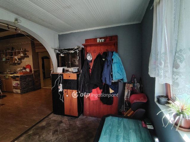 Eladó családi ház, Szentesen 15 M Ft, 2 szobás