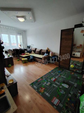 Eladó panellakás, Dunaújvárosban 31.99 M Ft, 2 szobás