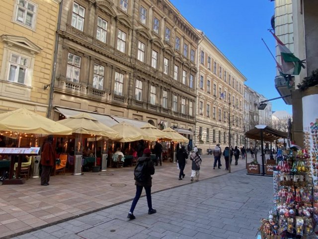 Kiadó téglalakás, albérlet, Budapesten, V. kerületben, 2 szobás