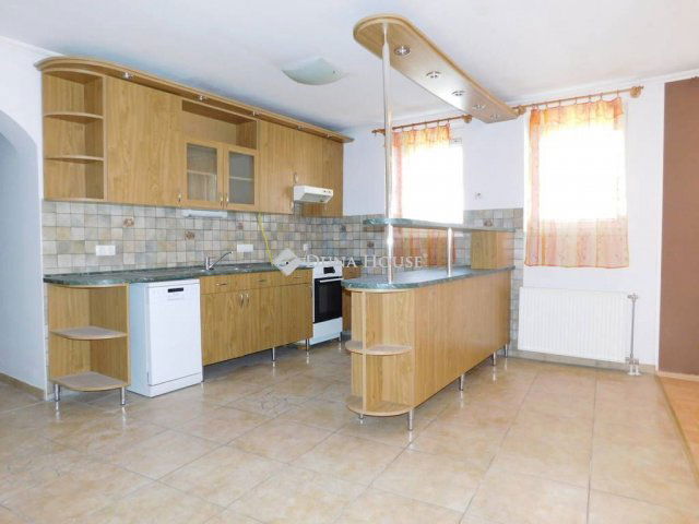 Kiadó téglalakás, albérlet, Kecskeméten 200 E Ft / hó