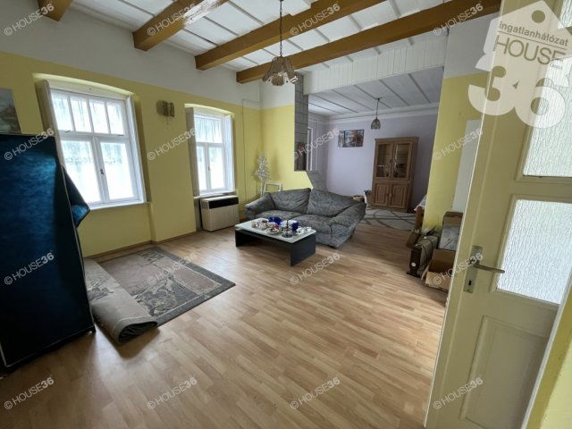 Eladó családi ház, Solton 67.9 M Ft, 3 szobás