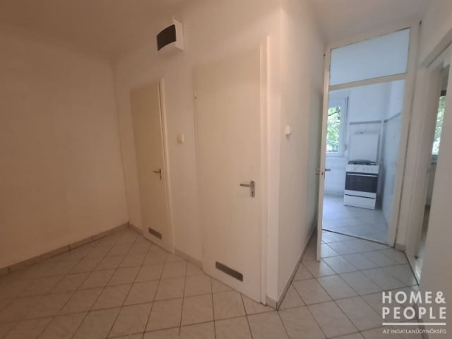 Eladó téglalakás, Szegeden 53 M Ft, 2 szobás