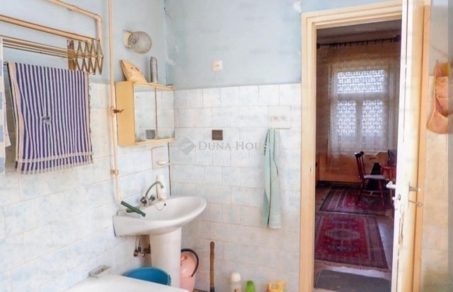 Eladó családi ház, Szegeden 62 M Ft, 5 szobás