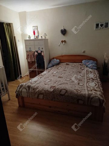Eladó családi ház, Komáromban 69 M Ft, 4 szobás