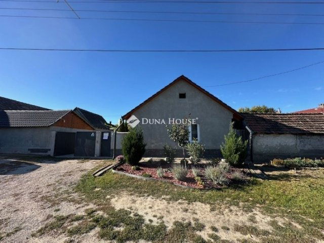 Eladó családi ház, Dunaegyházán 34.6 M Ft, 3 szobás