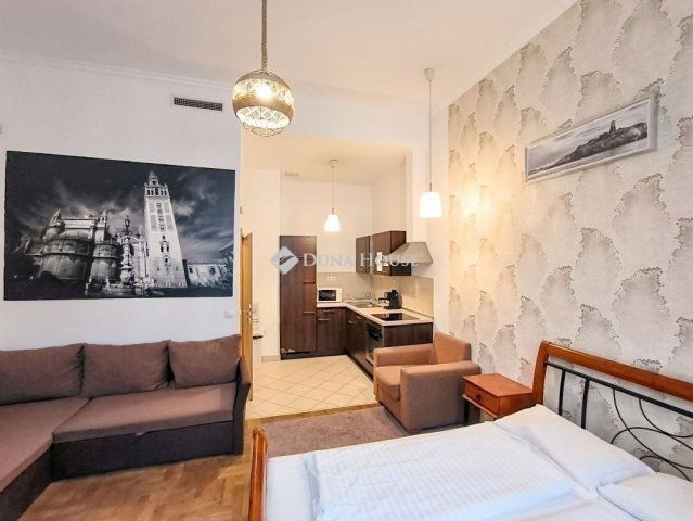 Eladó téglalakás, Budapesten, VII. kerületben 84 M Ft, 2 szobás