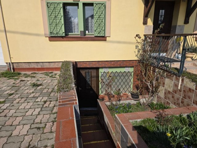 Eladó családi ház, Érden 124.9 M Ft, 5 szobás