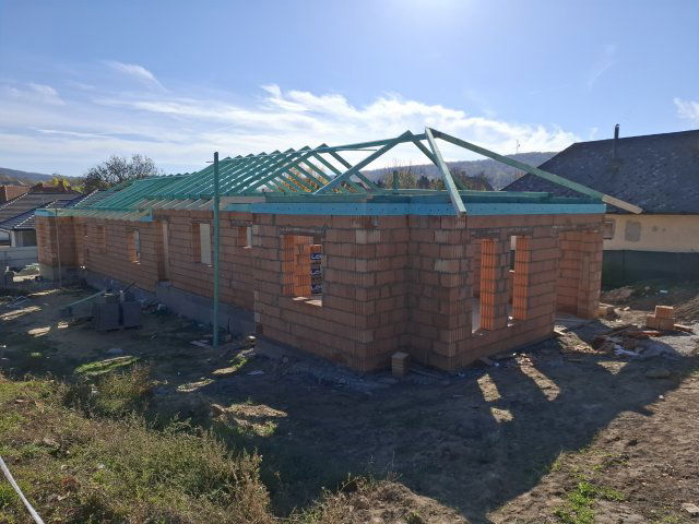 Eladó téglalakás, Mendén, Rét utcában 99.9 M Ft, 4 szobás