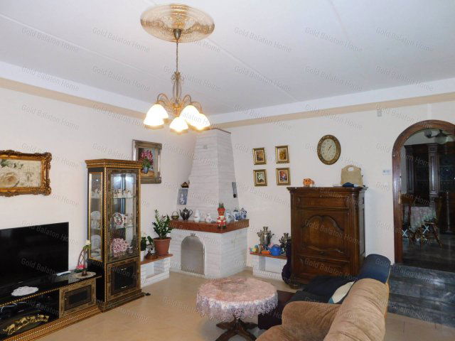 Eladó családi ház, Hévízen 169 M Ft, 5+1 szobás