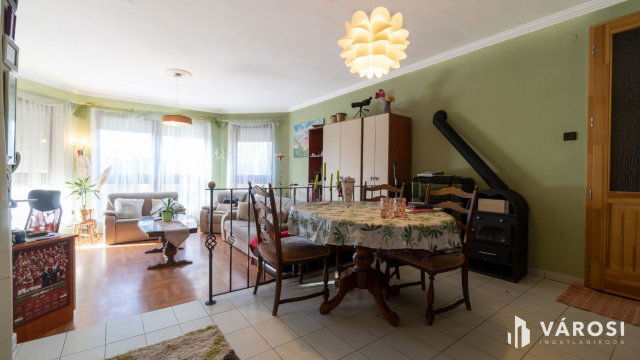 Eladó családi ház, Siófokon 105 M Ft, 9 szobás