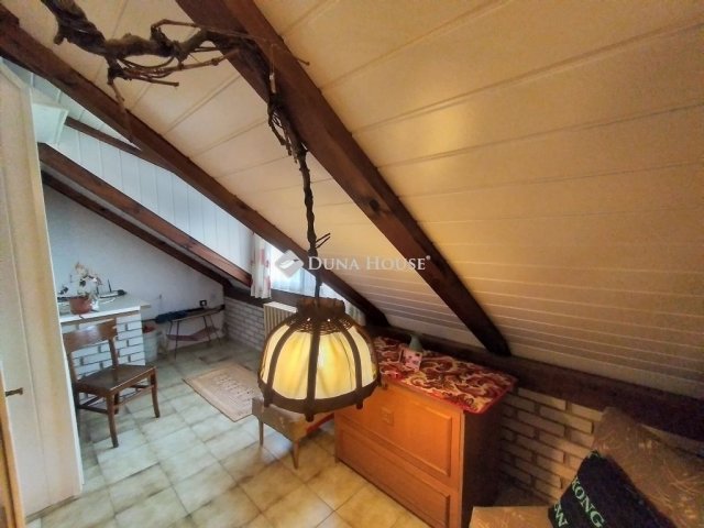 Eladó családi ház, Szentgotthárdon 89.9 M Ft, 8 szobás