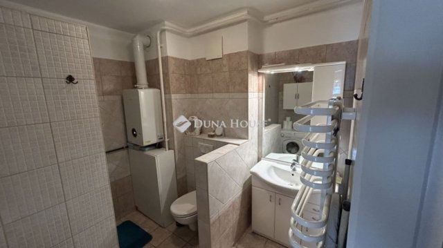 Eladó téglalakás, Kecskeméten 60.1 M Ft, 2 szobás
