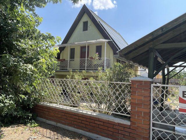 Eladó nyaraló, Cserkeszőlőn 33 M Ft, 3+1 szobás