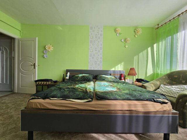 Eladó téglalakás, Dombóváron 33 M Ft, 3 szobás