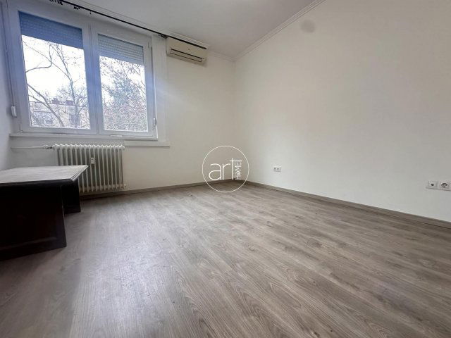 Eladó téglalakás, Szegeden, Fésű utcában 49.9 M Ft, 2 szobás