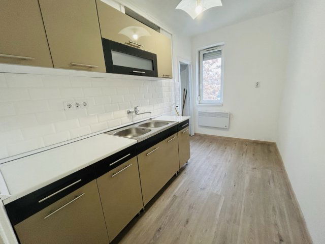 Eladó téglalakás, Nyíregyházán 36.5 M Ft, 1+1 szobás