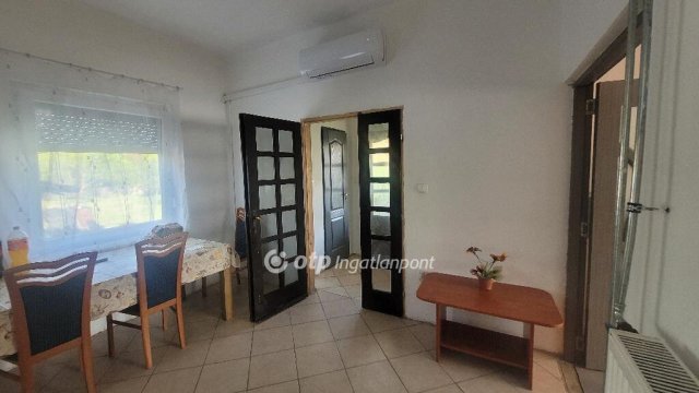 Eladó családi ház, Jászkisérén 19.9 M Ft, 2 szobás