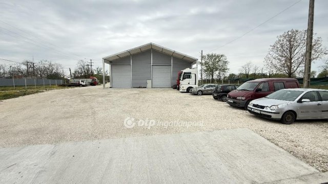 Eladó ipari ingatlan, Tiszakécskén 200 M Ft
