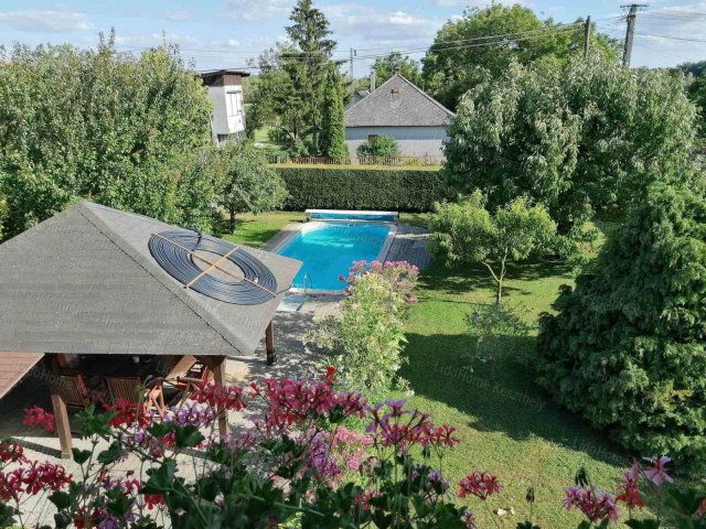 Eladó hotel, Keszthelyen 146 M Ft, 5 szobás / költözzbe.hu