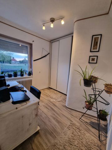 Eladó téglalakás, Pápán 30.29 M Ft, 2+1 szobás