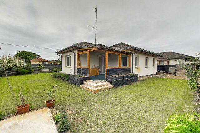 Eladó családi ház, Kecskeméten 82.9 M Ft, 4 szobás