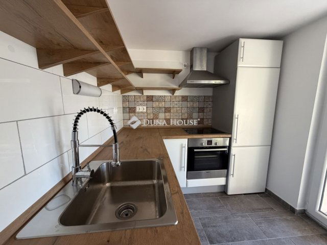 Eladó családi ház, Zalaegerszegen 43.5 M Ft, 2 szobás