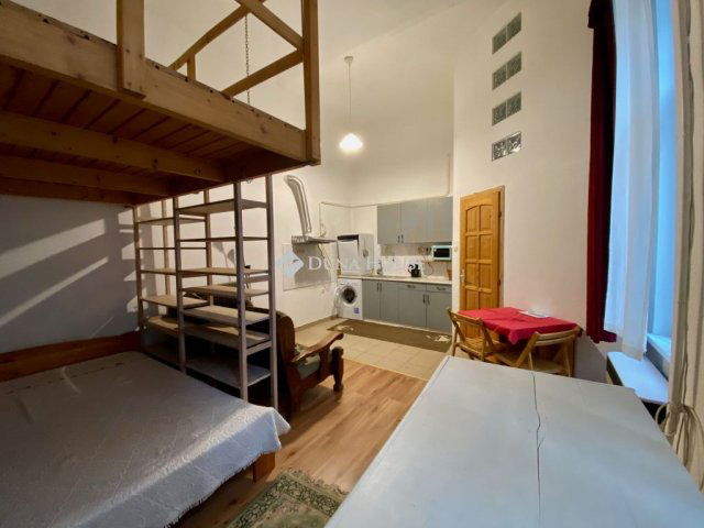 Eladó téglalakás, Budapesten, VI. kerületben, Bajnok utcában