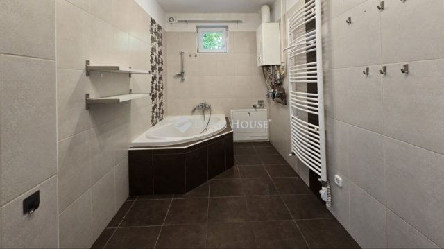 Eladó téglalakás, Monoron 79.9 M Ft, 4 szobás