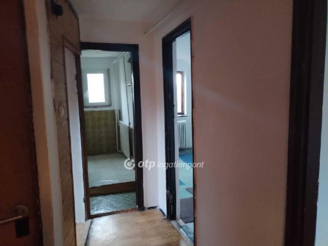 Eladó családi ház, Enyingen 34 M Ft, 4 szobás