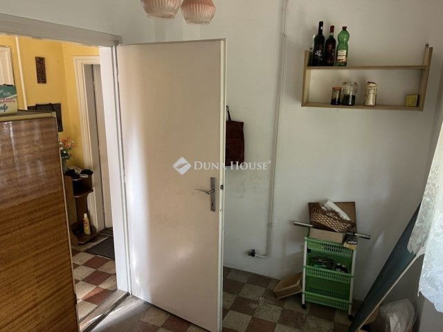 Eladó családi ház, Székesfehérvárott 65 M Ft, 3 szobás