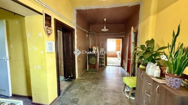 Eladó családi ház, Üllésen 33.5 M Ft, 3 szobás