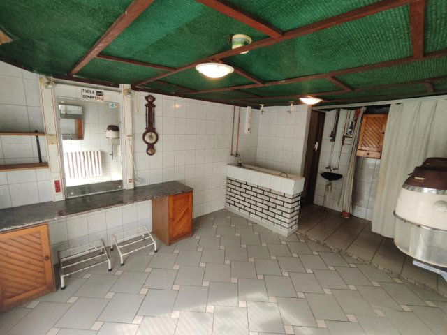 Eladó üzlethelyiség, Szegeden, Sárosi utcában 19.5 M Ft