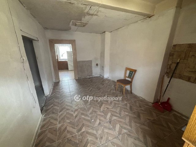 Eladó téglalakás, Villányban 6.5 M Ft, 1 szobás