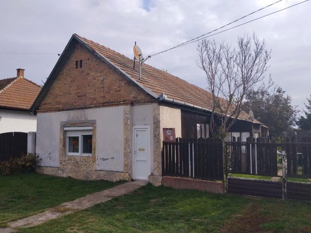 Eladó családi ház, Kállón 12.9 M Ft, 2 szobás