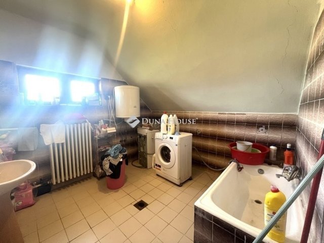 Eladó családi ház, Gárdonyban 99.9 M Ft, 6 szobás