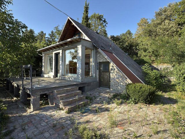 Eladó családi ház, Szentendrén 59.9 M Ft, 3 szobás