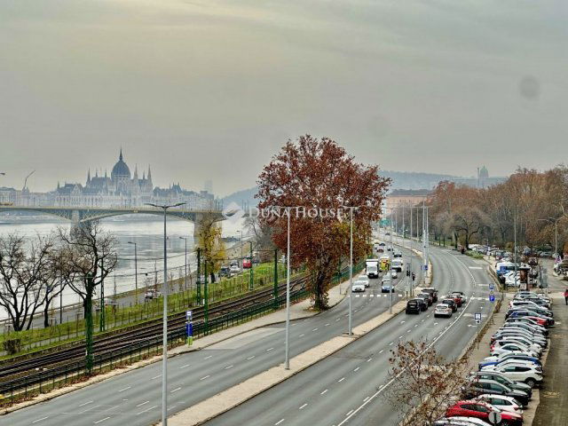 Eladó téglalakás, Budapesten, II. kerületben 125 M Ft, 3 szobás