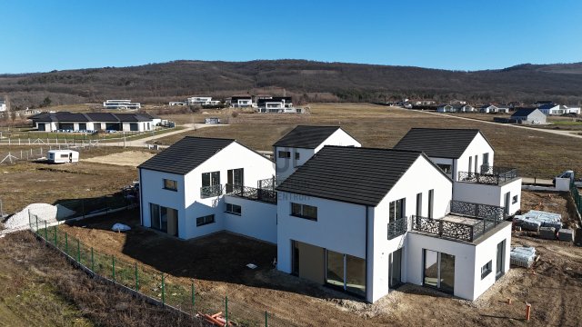 Eladó családi ház, Budajenőn 189 M Ft, 5 szobás
