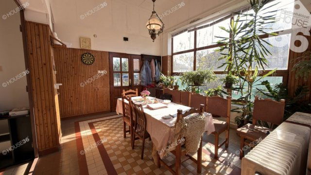 Eladó családi ház, Szentkirályon 56.99 M Ft, 5 szobás