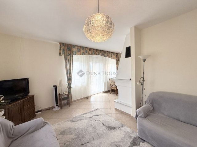 Eladó családi ház, Pécsett 115 M Ft, 4 szobás