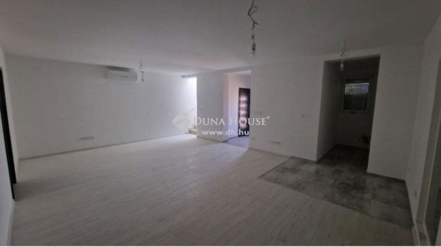 Eladó ikerház, Szigetszentmiklóson 104.9 M Ft, 5 szobás