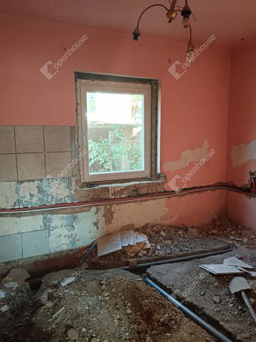 Eladó családi ház, Surdon 16.5 M Ft, 2 szobás
